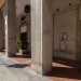 ... contraddistinto da un atrio a portico con tre massicce colonne